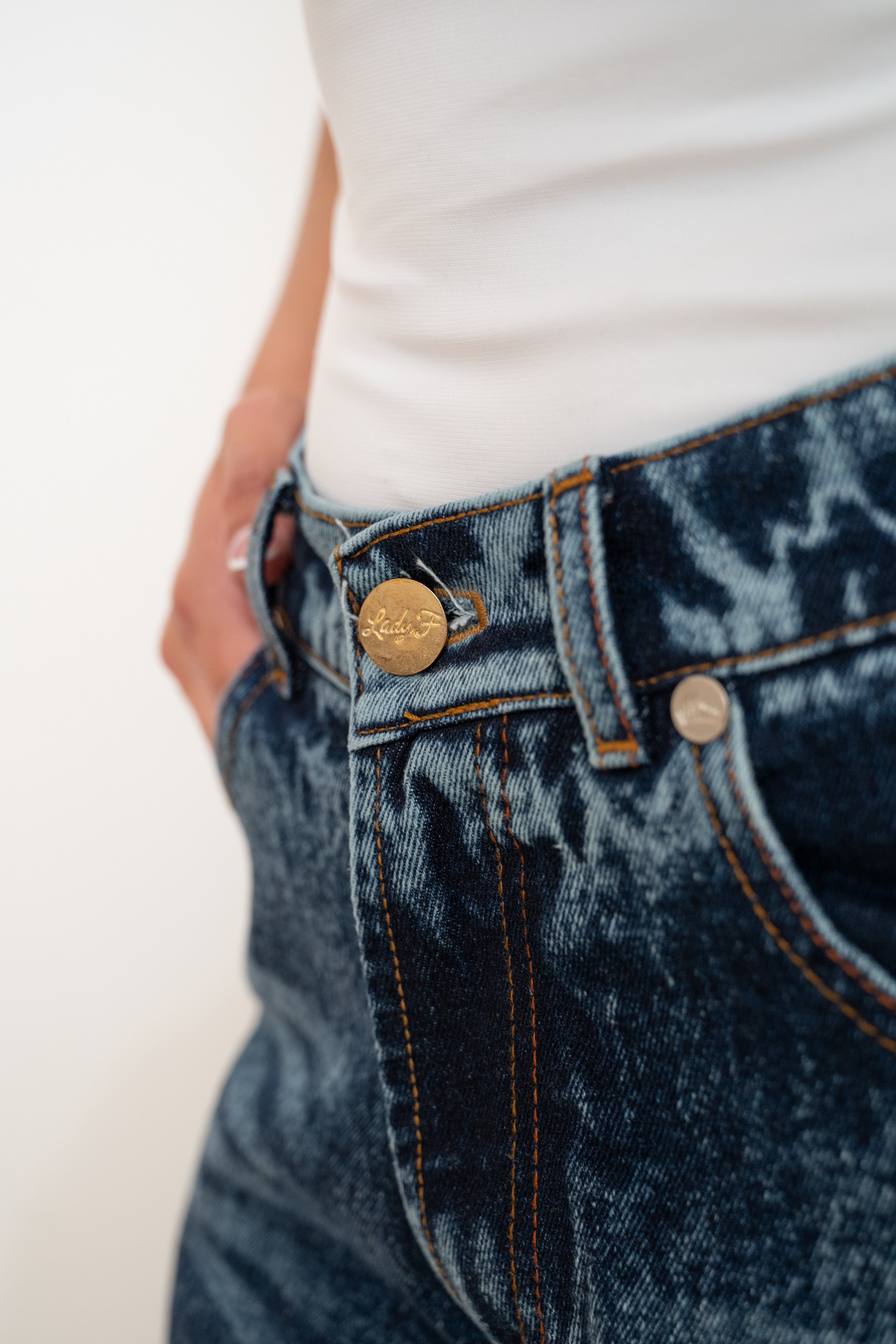 Jeans Gravillado Oscuro
