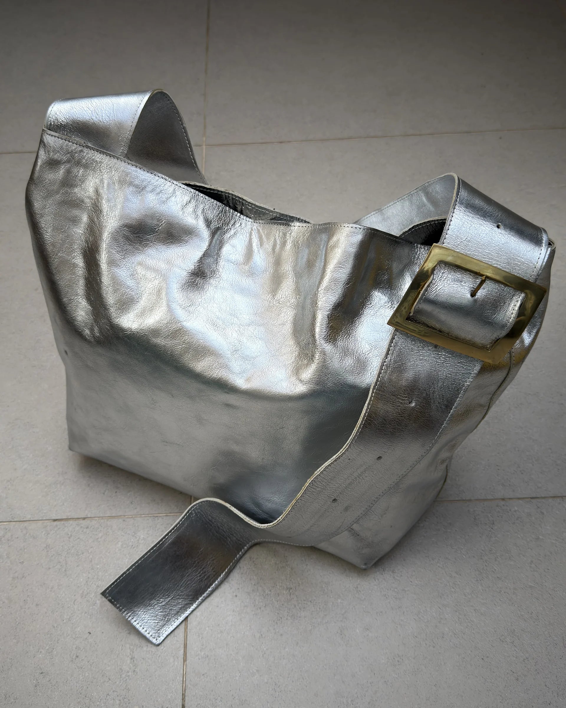 Cartera Kawai Plateada